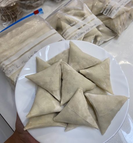 Frozen Dhaal Pastry Samosas (Pack of 25)