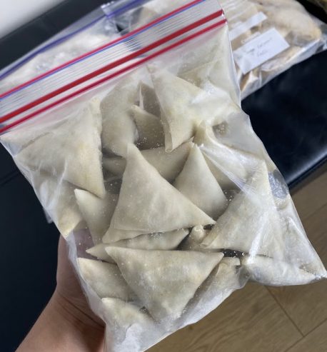 Frozen Dhaal Pastry Samosas (Pack of 25)